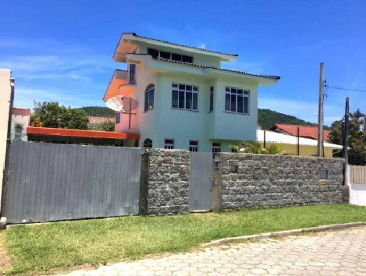 Casa com amplo terreno perto da praia Florianopolis Exterior foto